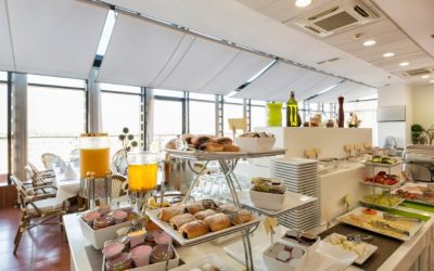 Eating for Training and Racing at a Hotel – While Staying Healthy and on Budget